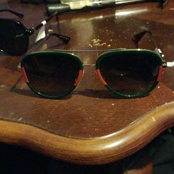 Gucci shades - Picture 1 of 3